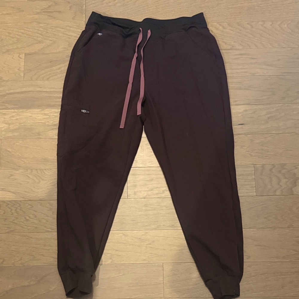 Figs Espresso Brown Set